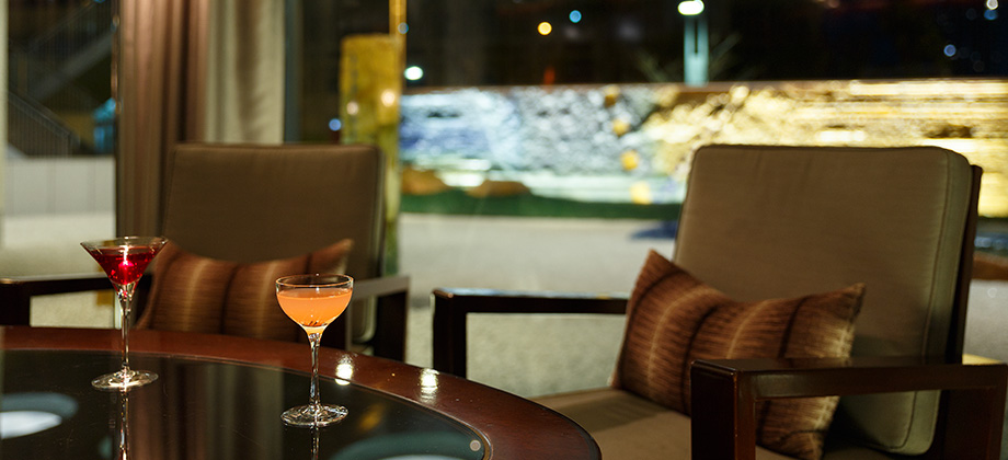 Cocktail & Tea Lounge (로비 라운지)