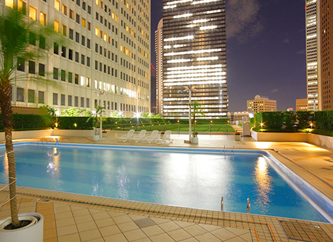 Sky Pool (Main Tower 7F)